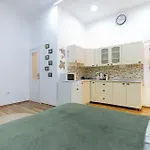 Balinese Vibe Downtown Apartamento Budapest